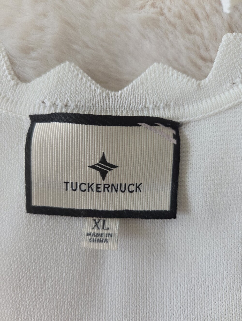 Tuckernut XL White Scallop Neck Tank Top - Picture 7 of 7